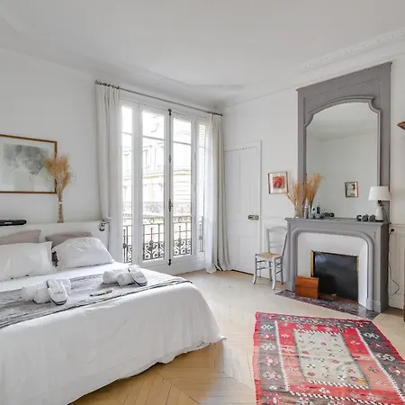 Apartment Appartement Courcelles *